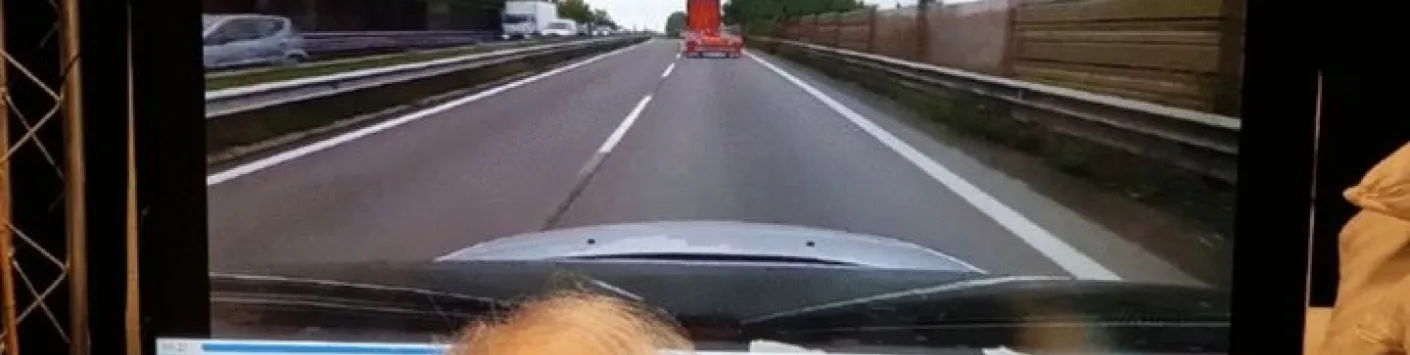 Comment les conducteurs âgés perçoivent-ils les alertes ?  Perspectives pour la conception de l'interaction conducteur-voiture